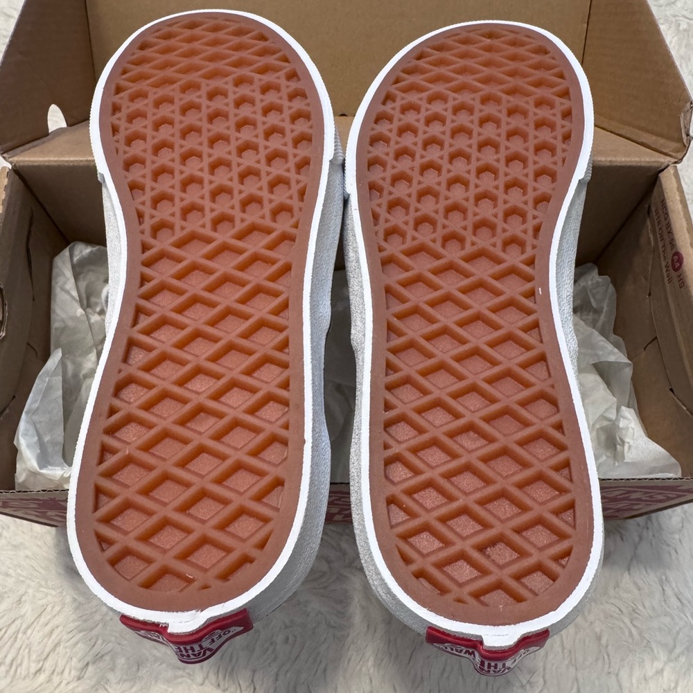 Vans Authentic Black & White Youth Sneakers - Size 2 - New in box low top - Picture 3 of 6